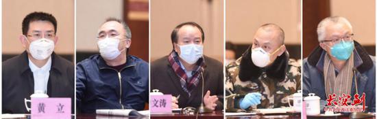 参加座谈会校友楚商代表：黄立、阎志、曾文涛、蹇宏、邓霞飞。