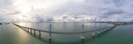  港珠澳大桥（2020年9月12日摄，无人机全景照片）。新华社记者陈晔华摄