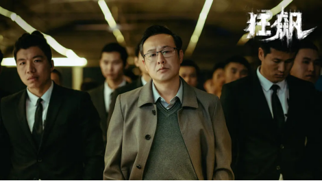 突发！航班落地后撞上机场廊桥 东航致歉