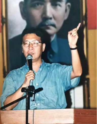 曾经的政治金童后来的战情室名嘴71岁赵少康重返国民党意欲何为