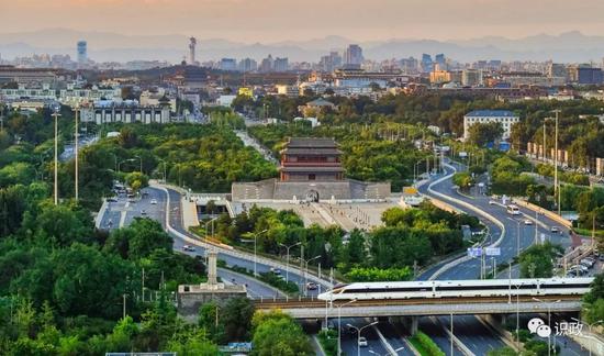  中轴线是北京老城的灵魂和脊梁