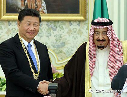 2016年1月19日，沙特国王萨勒曼国王向习近平授予阿卜杜勒-阿齐兹勋章。勋章以现代沙特首任国王阿卜杜拉-阿齐兹的名字命名，是沙特阿拉伯授予友好国家领导人的最高奖章。