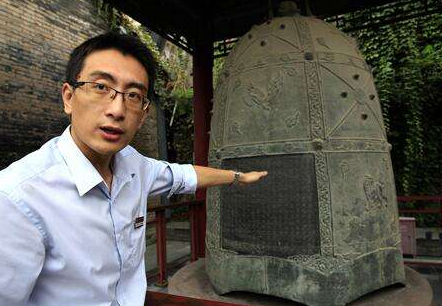 "用国宝讲单口相声"的讲解员 一场直播获500万点赞|博物馆|书法_新浪