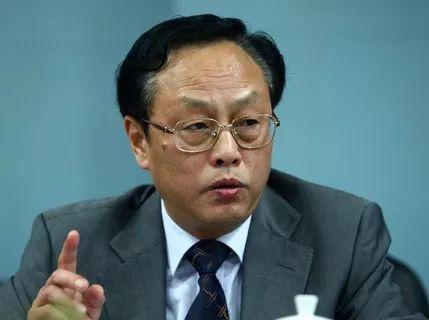 万都集团董事长_御都集团董事长照片