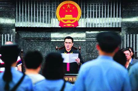 图片来源:天津政法报