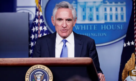 美媒：白宫医疗专家要求彭斯开除新任疫情顾问