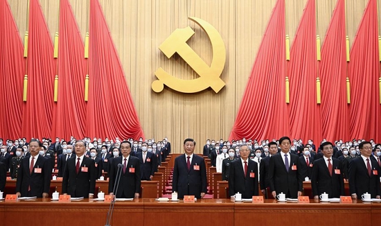 10月16日，中國共產黨第二十次全國代表大會在北京人民大會堂開幕。這是習近平、李克強、栗戰書、汪洋、王滬寧、趙樂際、韓正、胡錦濤在主席臺上。