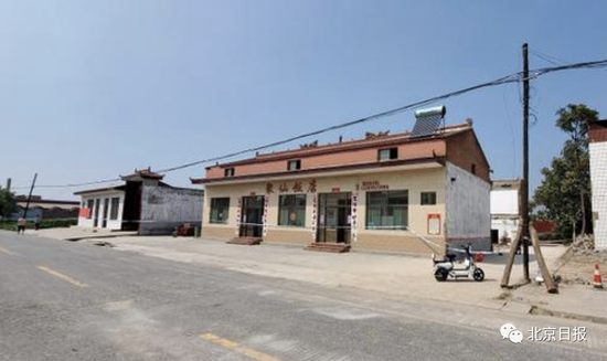 涉事饭店仍被警戒线围住