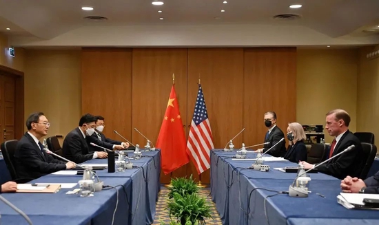 会晤现场(图源:央视新闻)