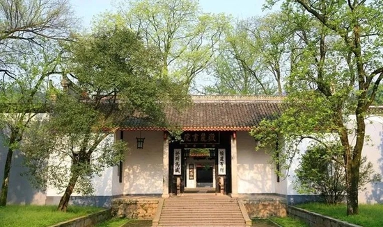 中国虽有千年学府岳麓书院,但现代大学制度确实是舶来品图:新华社