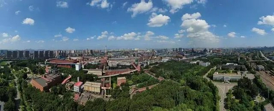  8月19日拍摄的鞍钢厂区（无人机全景照片）。新华社记者 杨青 摄