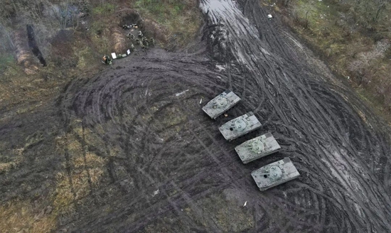 俄乌边境的俄军演习场。图源：Reuters