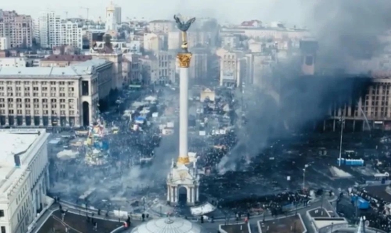 乌克兰当年所爆发的“亲欧盟示威运动”   图：纪录片截屏