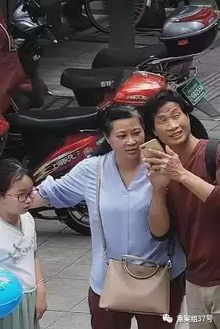 ▲女童与梁、谢三人于7月7日17时23分,在宁波市象山县松兰山旅游度假区黄金海岸大酒店门口出现。女童当天身穿连衣裙,灰色凉鞋,之后失联。来源:淳安警方