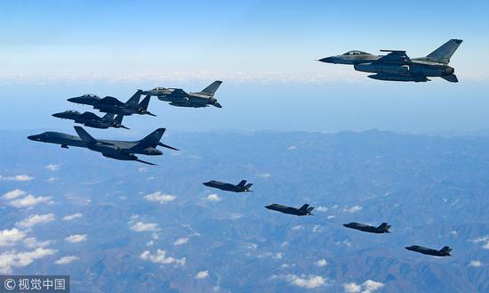 美国B-1B轰炸机参添韩美“警戒王牌”说相符空中练习。