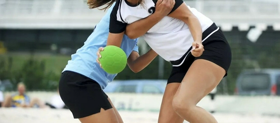  ▲资料图：女子沙滩手球运动员。图/IC photo