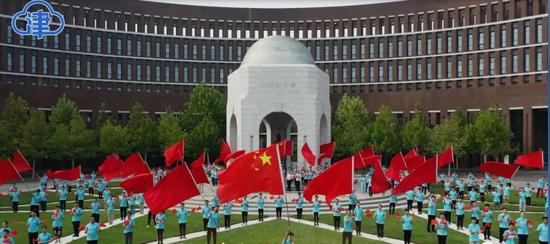 没有共产党就没有新中国 亿万群众唱响心中的赞歌