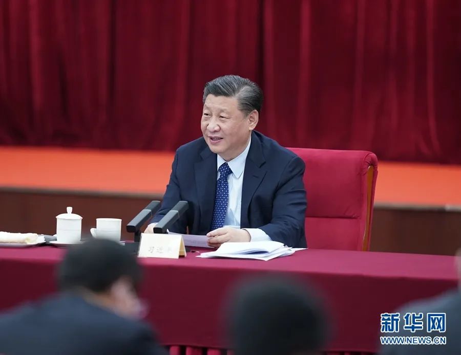 3月6日,习近平看望参加全国政协十三届四次会议的医药卫生界、教育界委员,并参加联组会,听取意见和建议。新华社记者 王晔摄