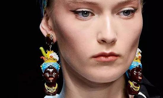 Dolce&Gabbana 2013年黑人厨娘耳环