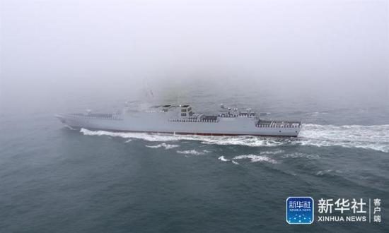 ↑这是4月23日拍摄的“南昌”号导弹驱逐舰。新华社记者 琚振华 摄