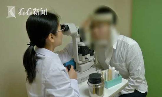 男子天天吃外賣可樂當水喝 雙眼出問題險失明(圖)|外賣