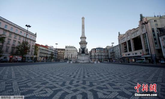 资料图片：世界杯期间，葡萄牙首都里斯本的街道空无一人。