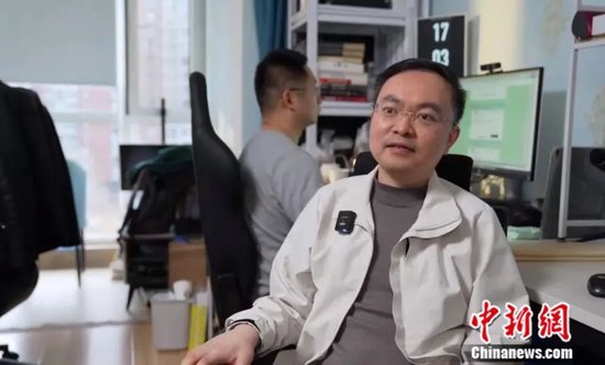 翻山越岭的誓言，抵不过一墙之隔的真心