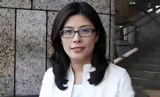 郑丽文现身国民党中央党部谢票，吁民进党不要再打“仇中反中牌”