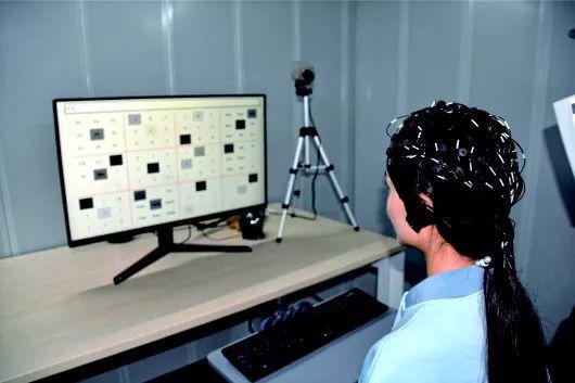 “意念”打字成现实 “脑语者”芯片获突破