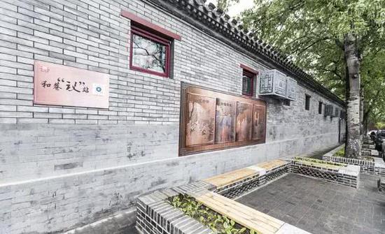 仅在北京的老城区里,就错落分布着白塔寺,福绥境大楼,宋庆龄故居,梁启