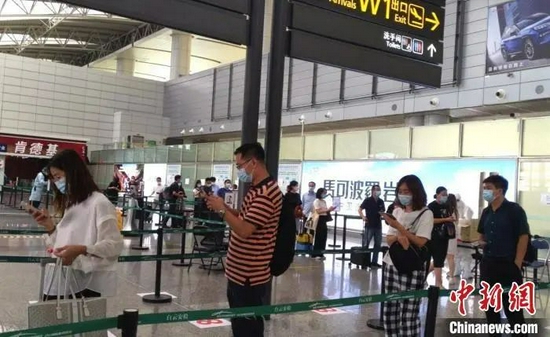 Guangzhou Baiyun Airport.All inbound flights from Fujian to Guangzhou are included in key control. Photo by Lin Yican