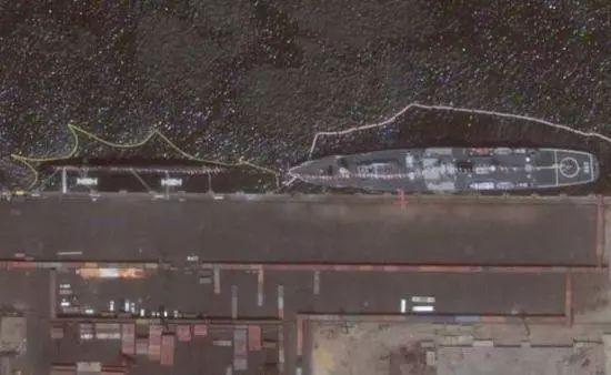  ▲2015年中国海军潜艇与潜艇支援舰访问卡拉奇的卫星照片