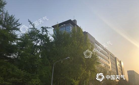  今晨，北京阳光“露脸”。（图/江漪）