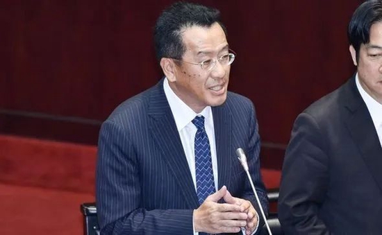 ·2017年9月,台当局新任“金管会”主委顾立雄接受备询。