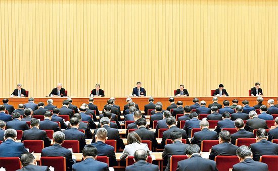 习近平：扩大内需是战略之举