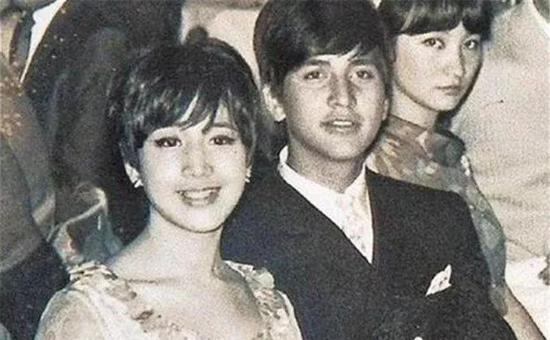 赌王何鸿燊逝世:4房太太,17个孩子,与5000亿家