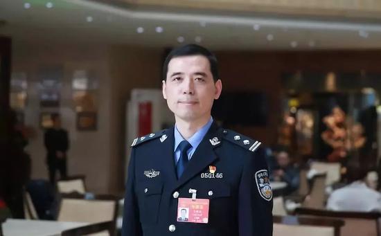 全国人大代表,山东省潍坊市公安局刑警支队六大队副大队长王新杰