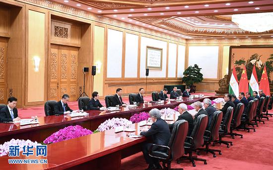 4月28日，国家主席习近平在北京人民大会堂会见塔吉克斯坦总统拉赫蒙。 新华社记者 谢环驰 摄