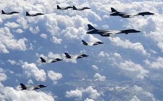 美空军战机群大规模在韩国空域演习已经是常态