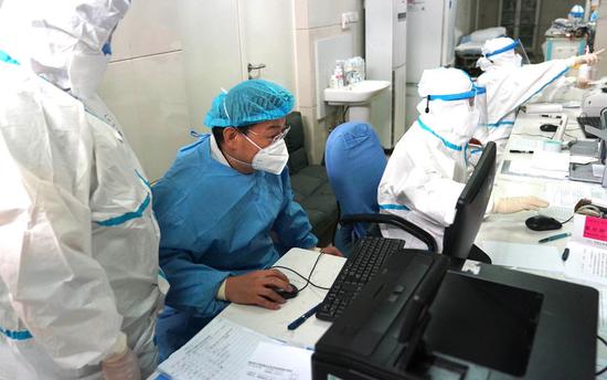 全程直击核酸检测现场：一两分钟采样，一天内