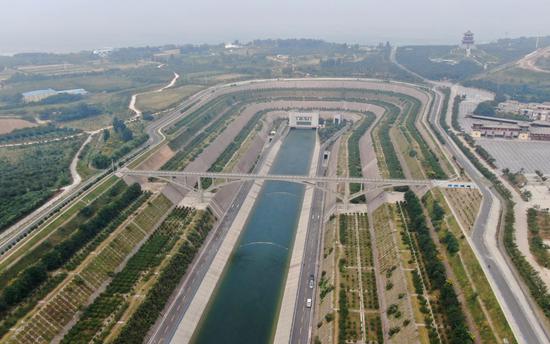 这是2020年9月15日在河南郑州荥阳市境内拍摄的南水北调穿黄隧洞进口南岸明渠（无人机照片）。新华社记者 郝源 摄