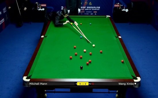 2026斯诺克世界公开赛预赛轮：王信伯5-0横扫米歇尔·曼恩晋级