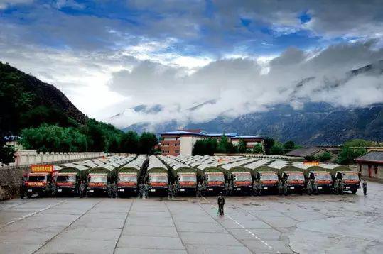  ▲整装待发的汽车兵部队