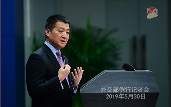女主播采访:长安剑:中美主播约辩变采访 5个细节看懂这16分钟