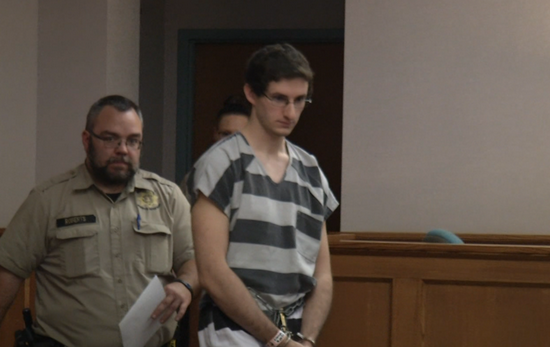 埃里奇出庭受审画面