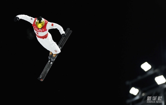 2月16日，北京2022年冬奥会自由式滑雪男子空中技巧决赛在张家口赛区举行，中国队选手齐广璞获得冠军。