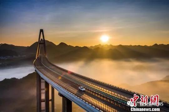 汕昆高速贵州境马岭河大桥。杨洋 摄