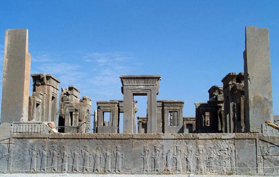 伊朗对美基地发射导弹 美会轰炸伊朗这些目标吗