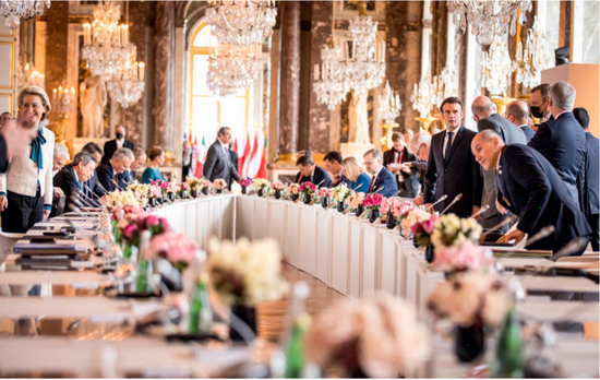 2022年3月10日至11日，欧盟领导人非正式峰会在法国巴黎近郊的凡尔赛宫举行。俄乌冲突以及由此带来的经济、政治和外交后果是本次会议的主要内容。图/法新