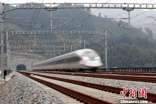 资料图：中国高铁。刘玉良 摄
